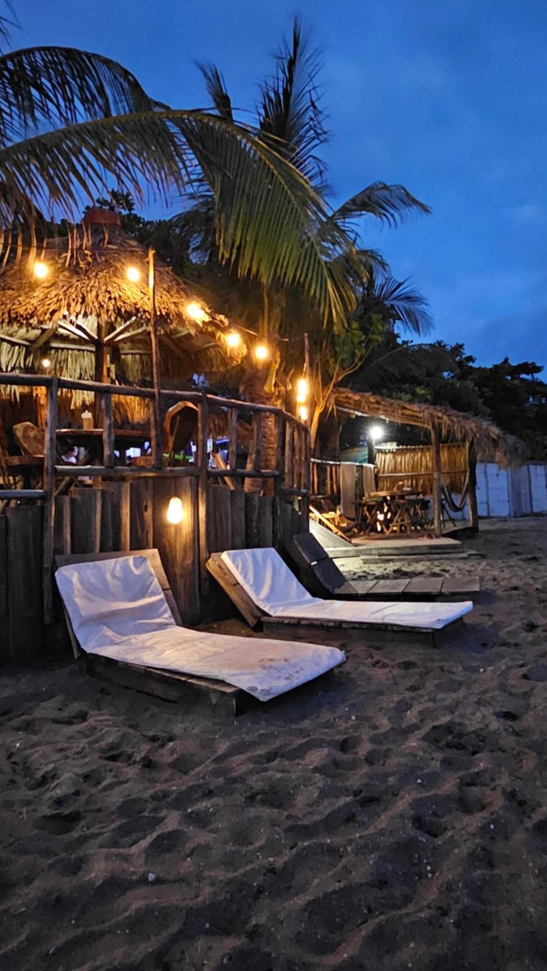 Mano A Mano Eco Hostal Las Penitas Bagian luar foto